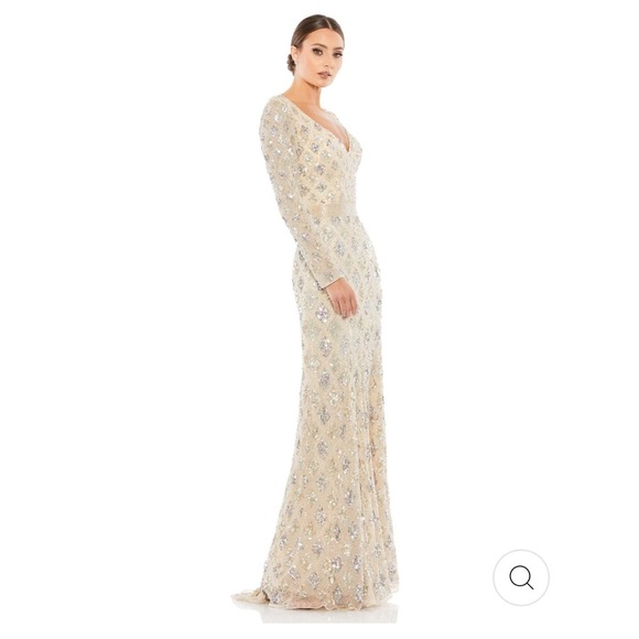 Mac Duggal Geometric Evening Gown in Nude Size 10. - Picture 4 of 15